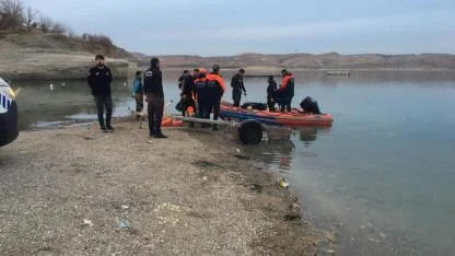Adıyaman’da Tekne Albora Oldu: 4 Yaralı Kurtarıldı 1 Kayıp Arama Çalışması Devam Ediyor!