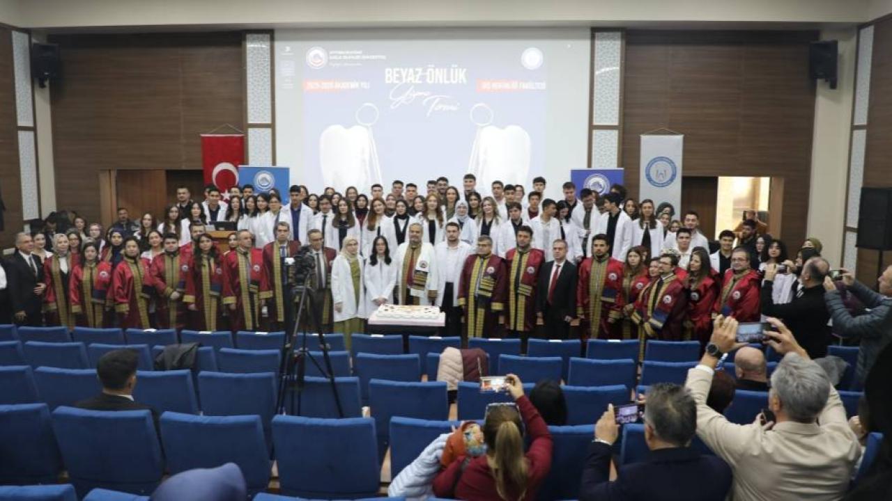 AFSÜ Diş Hekimliği Fakültesi’nde Beyaz Önlük Heyecanı