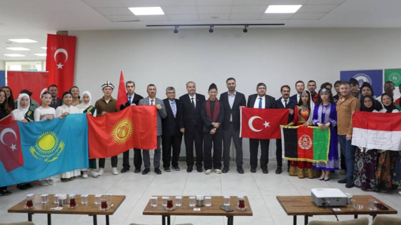AFSÜ Genç Ofis&#039;in Uluslararası Kültür Buluşmasında Barış Rüzgârları Esti
