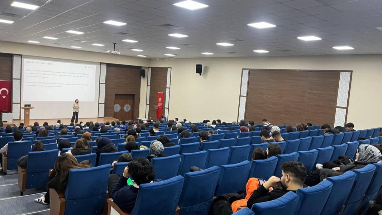 AFSÜ'de Gençlere Yönelik Bağımlılıkla Mücadele Programı Düzenlendi