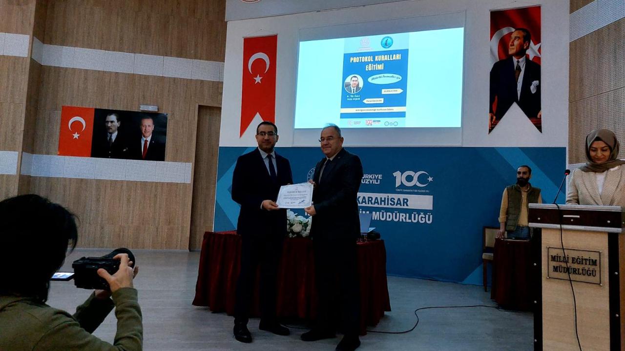 Afyon İl Milli Eğitim Personeline Protokol Kuralları Eğitimi Verildi