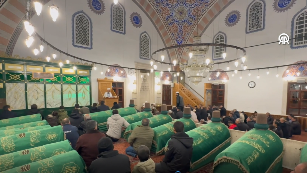 Afyon’da Regaip Kandili Camilerde Dualarla İdrak Edildi