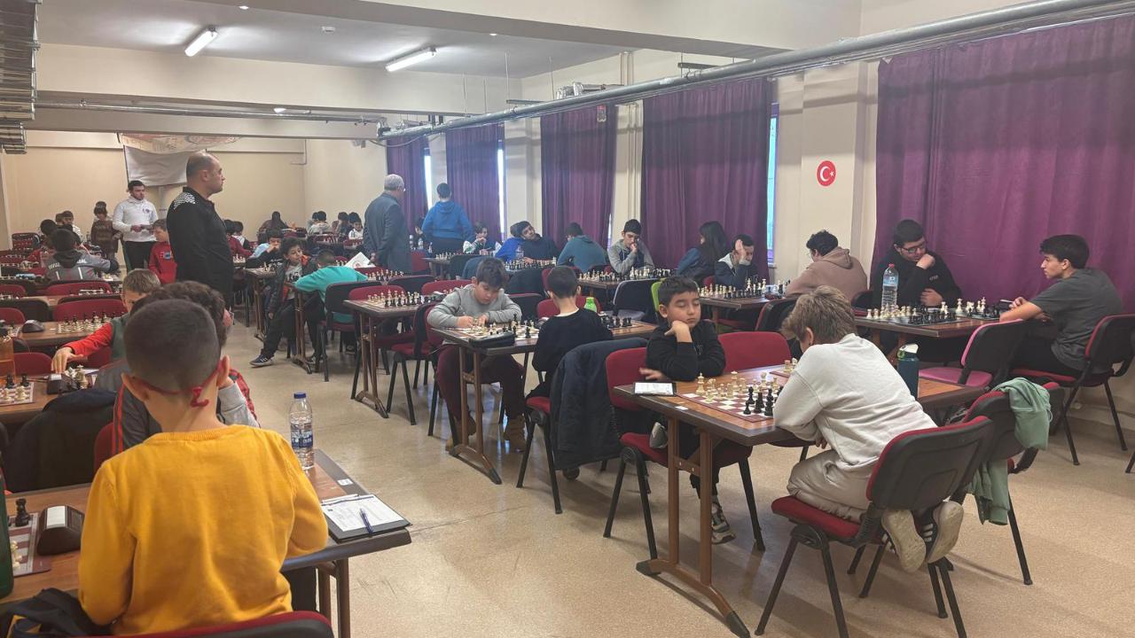 Afyon’da Satranç Küçükler ve Yıldızlar İl Birinciliği Sona Erdi