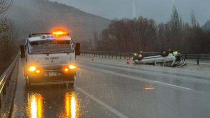 Afyon’da Trafik Kazası: Sürücü Hastaneye Kaldırıldı