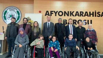 Afyonkarahisar Barosu 5 Engelli Bireye Tekerlekli Sandalye Hediye Edildi