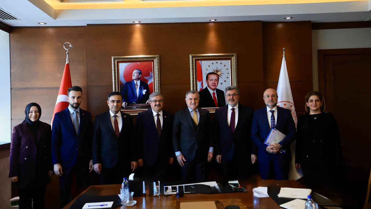 Afyonkarahisar İçin Gençlik ve Spor Yatırımları Masaya Yatırıldı