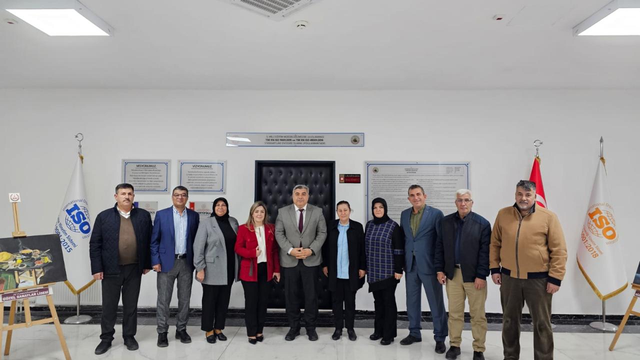 Afyonkarahisar Muhtarları Dayanışma Derneği&#039;nden Müdür Sünnetci&#039;ye Ziyaret