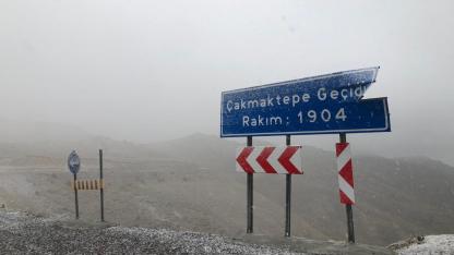 Afyonkarahisar'da kar yağışı yüksek kesimlerde etkili oldu