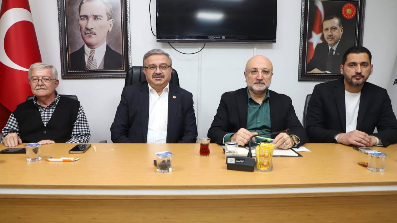 AK Parti Afyonkarahisar’da Mahalle Başkanları Toplantısı Gerçekleştirildi