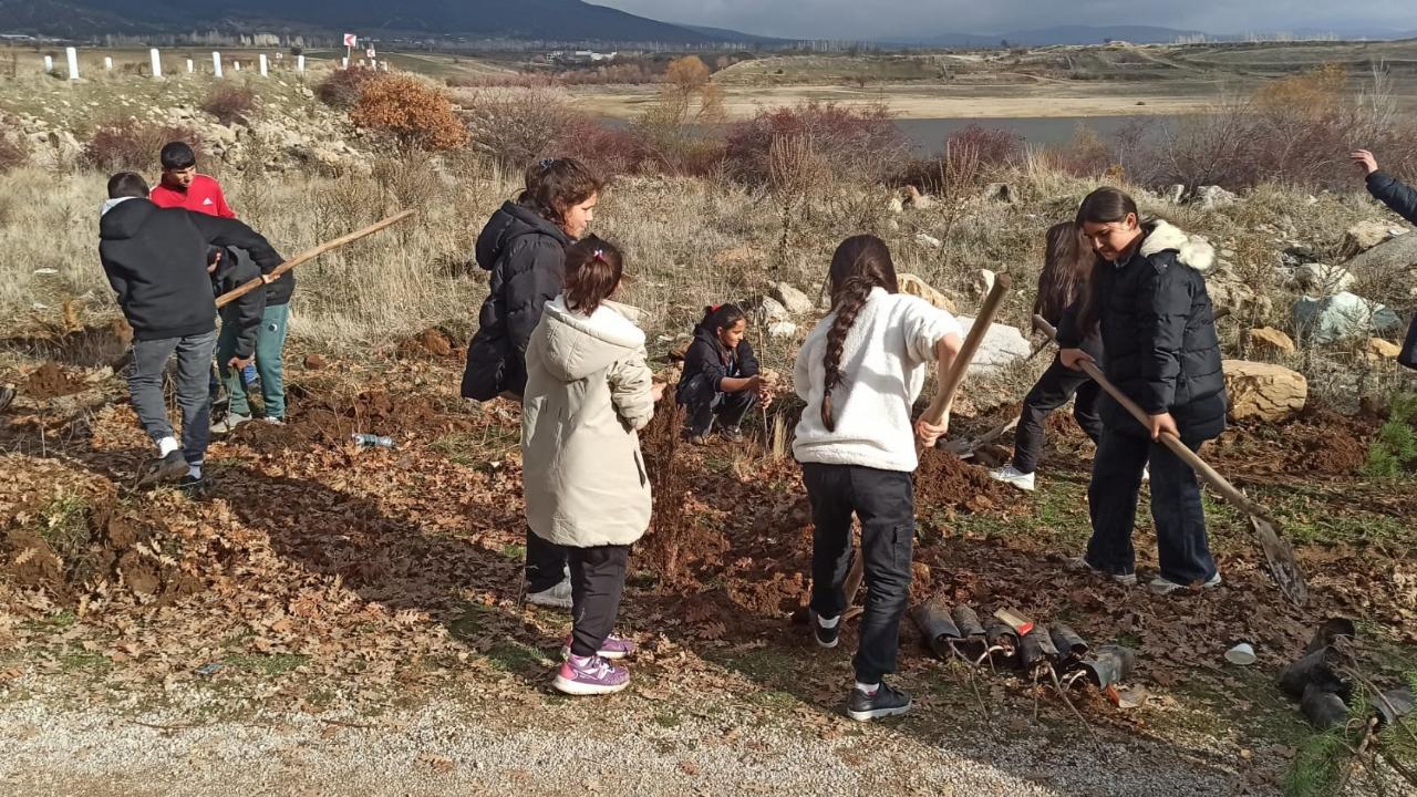 Akharım’da Öğrencilerden Geleceğe Nefes Olacak Proje