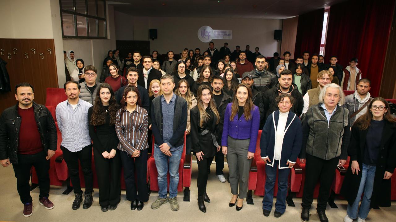 AKÜ Kendi Değerini Ağırladı: Mezun İşletmeci Zeynep Palalı’dan Sektörel Bakış