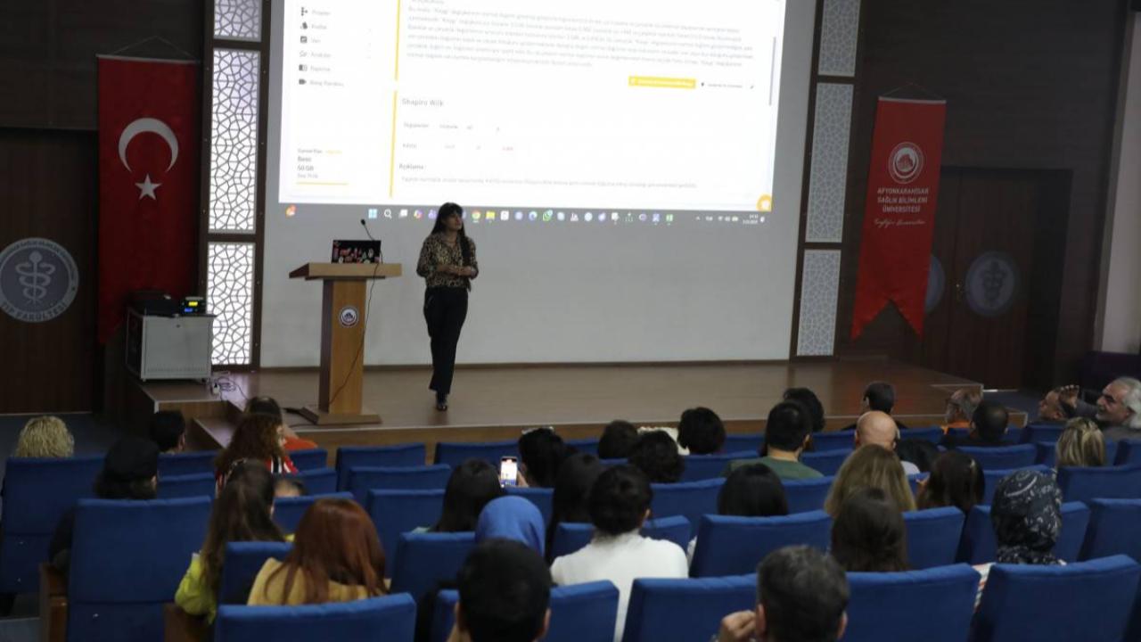 AKÜ’de “Felsefeye Yeni Bir Başlangıç Yapmak” Konulu Konferans Gerçekleştirildi