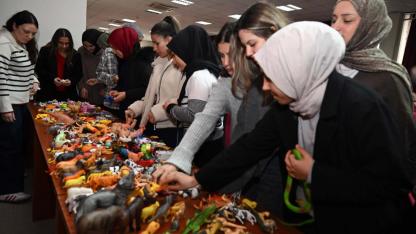 AKÜ’de Oyun Terapisi Konuşuldu: Öğrenciler Oyun Terapisini Deneyimledi