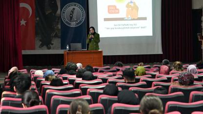 AKÜ’de Stres ve Başarı Konferansı