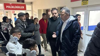 Başkan Koyuncu, Servis Kazasında Yaralanan Öğrencileri Hastanede Ziyaret Etti