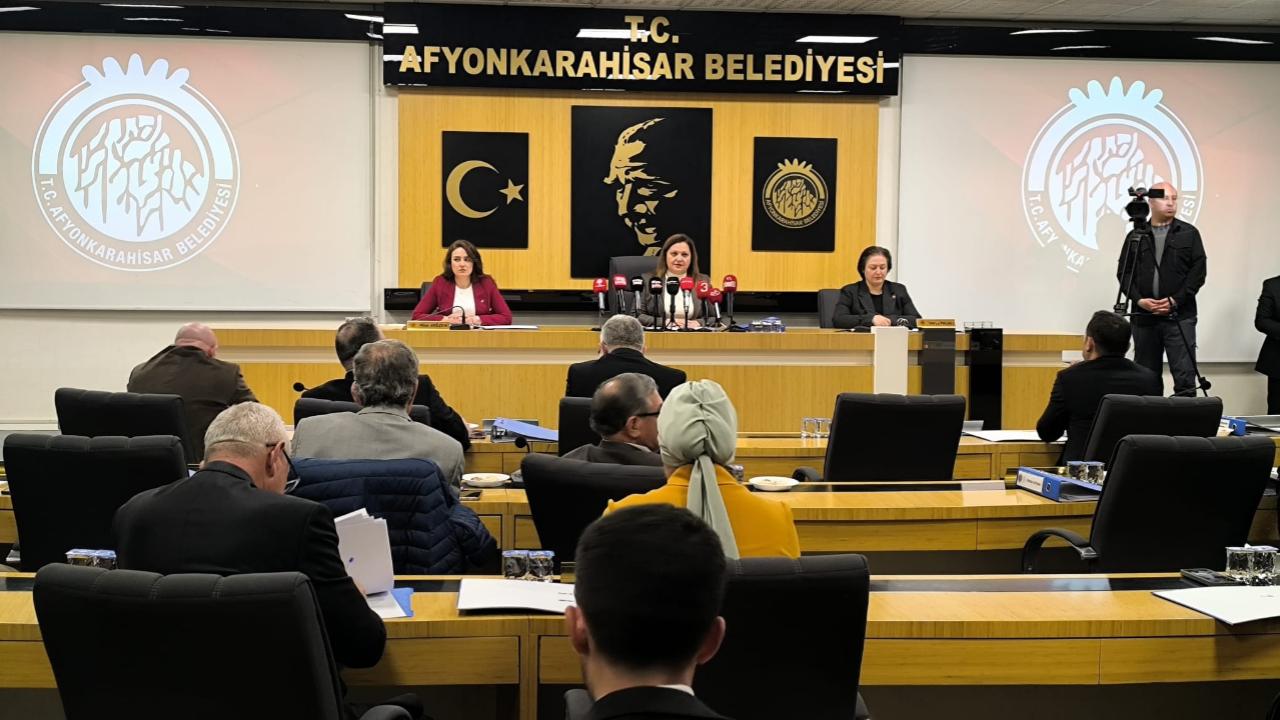 “Bazı Arkadaşlarımız Sosyal Medyada Siyaset Yapıyorlar”