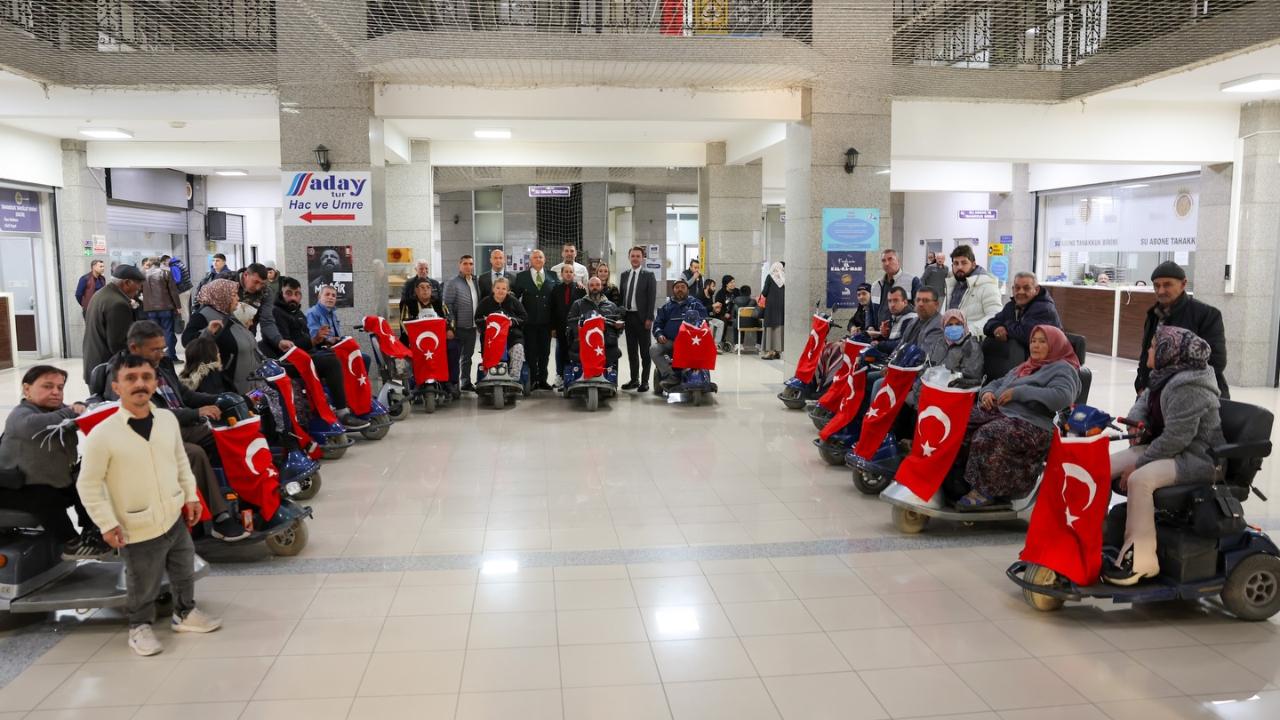 Belediye’den Engelliler Günü’nde 20 Akülü Sandalye Desteği