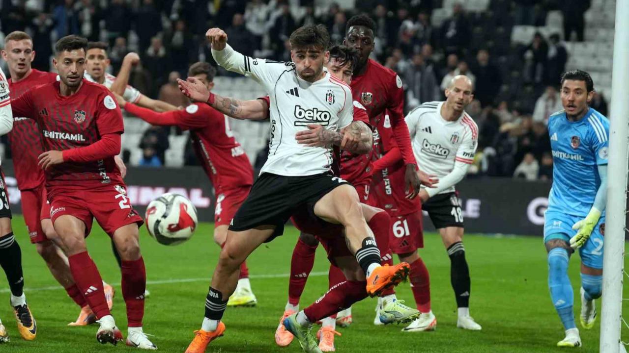Beşiktaş Evinde İstediğini Bulamadı!