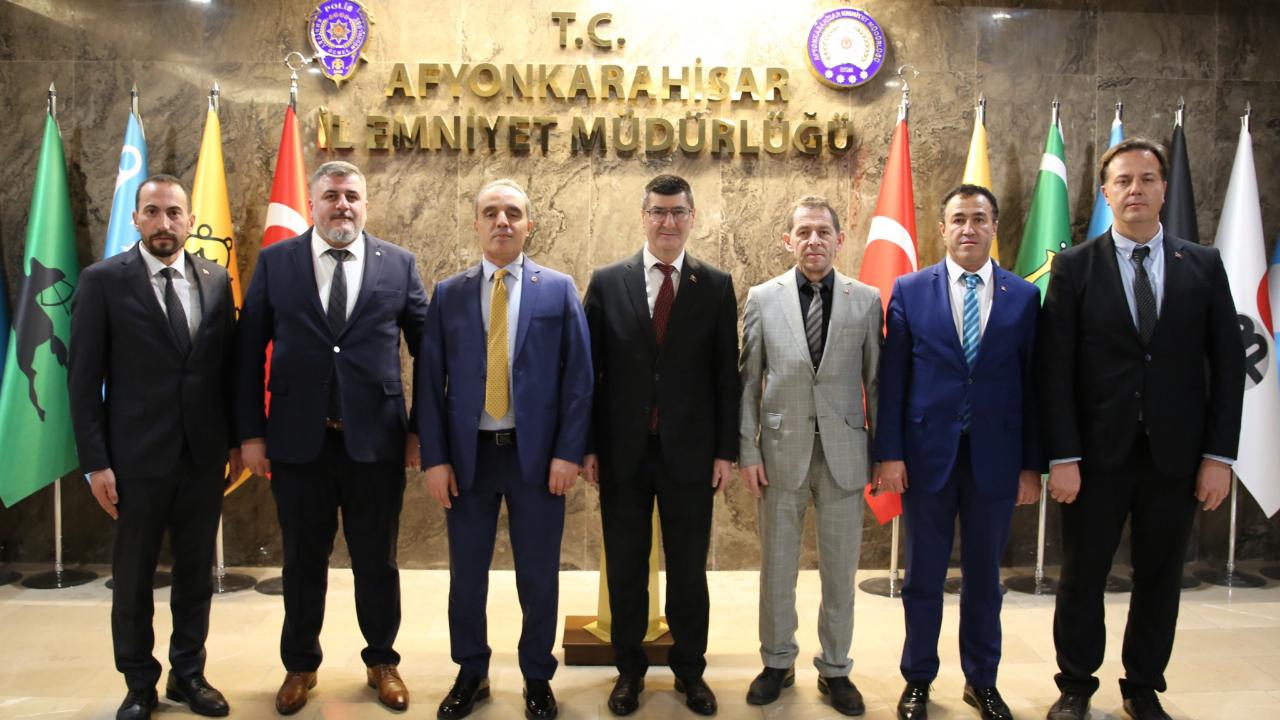 Büro-Sen&#039;den Müdür Erol&#039;a Ziyaret