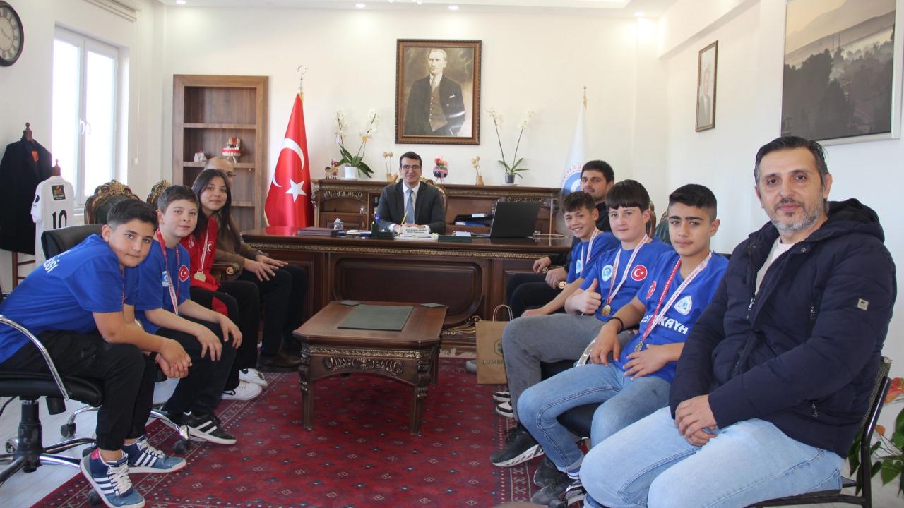 Dereceli Güreşçiler Okumuş'a Derecelerini Anlattı