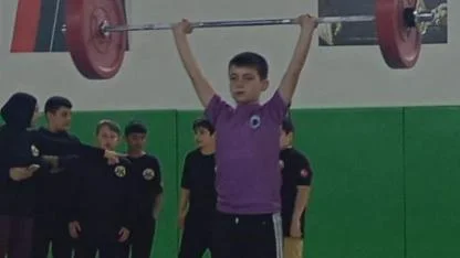 Halterci Fatih İkinci Olarak Madalyayı Kaldırdı