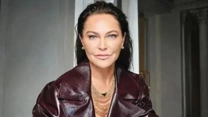 Hülya Avşar Lüks Aracıyla Kaza Geçirdi