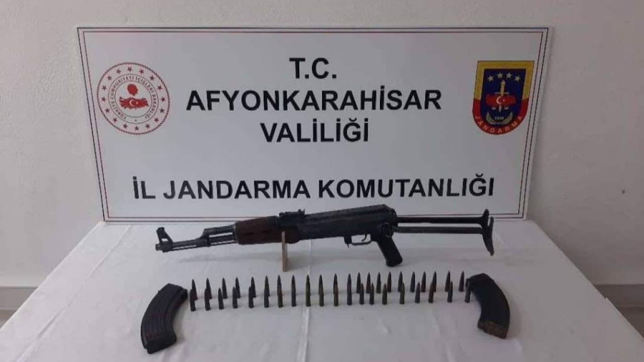 Jandarmadan Nefes Kesen Operasyon: Araçtan Kaleşnikof Çıktı