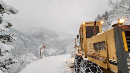 Kar ve Tipi Ulaşımı Aksattı: Bazı Yollar Trafiğe Kapatıldı
