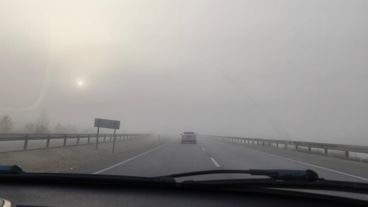 Kütahya–Afyonkarahisar Yolunda Yoğun Sis: Görüş Mesafesi 20 Metreye Düştü