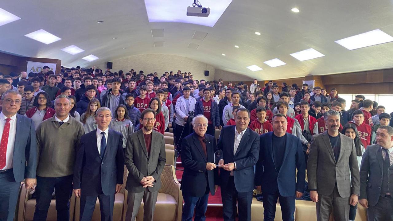 Makine Mühendisi M. Sinan Çalık, Kariyer Günleri’nde Öğrencilerle Buluştu