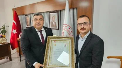 Müdür Sünnetci’ye Türk Kızılay’dan Madalya Ve Plaket