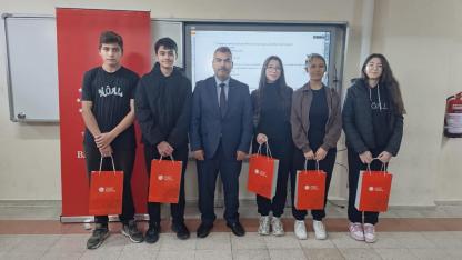 Müdür Ülgen’den Uşak’ta Öğrencilere Dijital Okuryazarlık Eğitimi