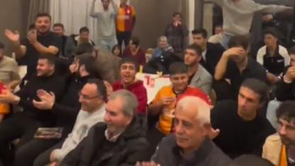 Mustafa Sarıgül, Derbi Gecesinde Taraftarları Evinde Ağırladı