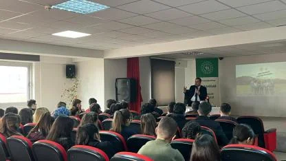 Önder Artuk Güçlü Gençlik Gelişimi Programı İle Öğrencilerle Buluştu