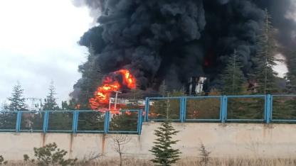 OSB'de Kimya Fabrikasında Korkutan Yangın: Alevler Tüm Tesisi Sardı