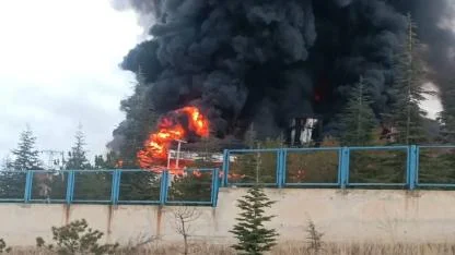 OSB'de Kimya Fabrikasında Korkutan Yangın: Alevler Tüm Tesisi Sardı