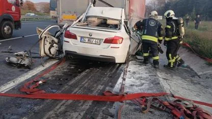 Otomobiliyle Tırın Altına Giren 18 Yaşındaki Sürücü Hayatını Kaybetti