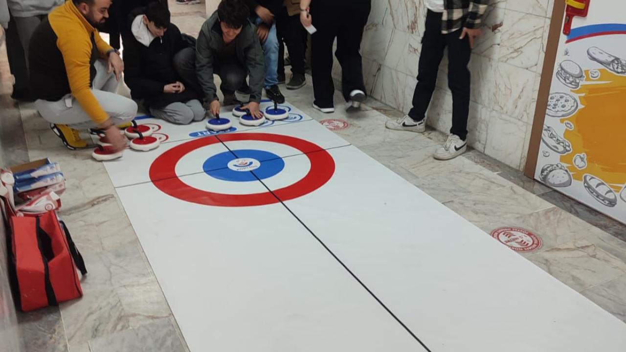 Özel Öğrenciler Floor Curling Etkinliğiyle Eğlenceli Bir Gün Geçirdi