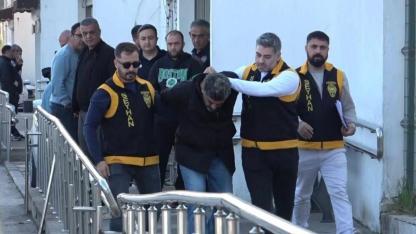 Cinayet Hükümlüsü Firarinin Ali Evrensel Adlı  Sahte Kimlikle 7 Kitap Yazıp Seminer Verdiği Ortaya Çıktı!