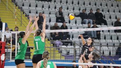 Afyon Belediye Yüntaş Voleybol Takımı Evinde Yine Kazandı