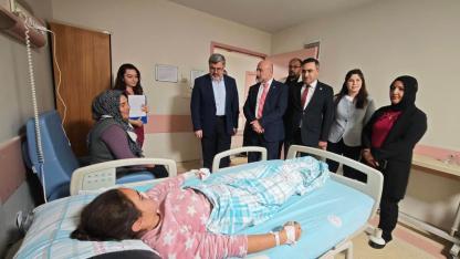 Afyonkarahisar Ak Parti Heyetinden Yaralı Öğrencilere Hastane Ziyareti