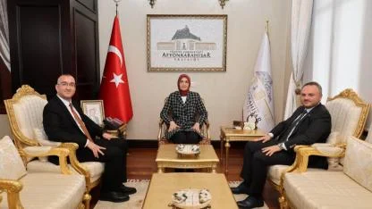 Vali Yiğitbaşı, Healmedy ve Afyon Kocatepe Üniversitesi Temsilcilerini Makamına Kabul Etti
