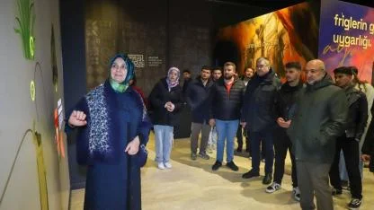 Başkan Şahin, Frig Vadisi’nde AKÜ Öğrencileriyle Buluştu