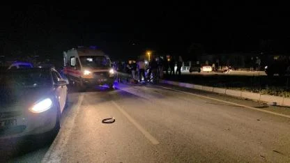Feci Kazada, Otomobille Çarpışan Motosikletteki 2 Kişi Hayatını Kaybetti