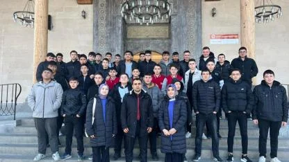 RSP Öğrencilerinden Paşa Camii’nde Örnek Sosyal Sorumluluk Etkinliği
