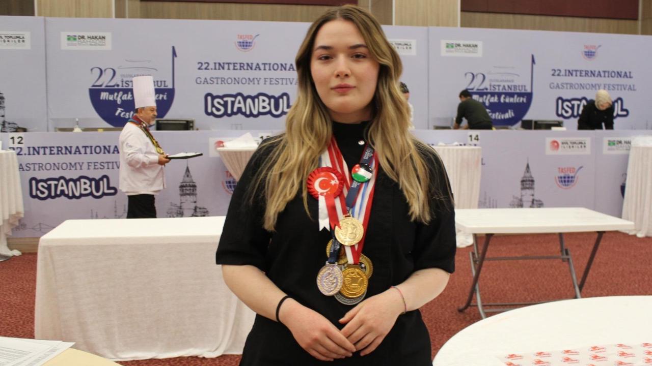 Üç Kategoride Altın Madalya: Afyonkarahisarlı Genç Şef Ceylin Çalış’tan İstanbul’da Büyük Başarı