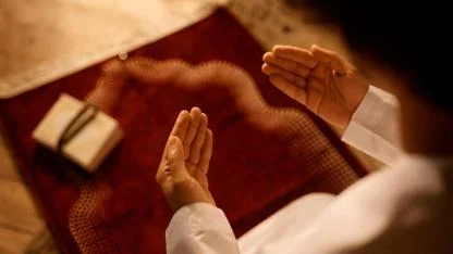 AKŞAM EZANI 21 ARALIK 2025: Akşam Ezanı Saat Kaçta Okunuyor? Üç Aylar İlk Gün Diyanet Akşam Ezanı Saatleri!