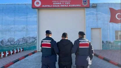 Afyonkarahisar İl Jandarma Ekipleri Aranan 48 Kişiyi Yakaladı, 15'i Tutuklandı