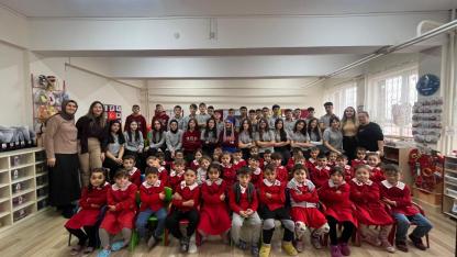 Rahmiye Sare Palalı Teknik Koleji Öğrencilerinden Minik Kalplere Dokunuş