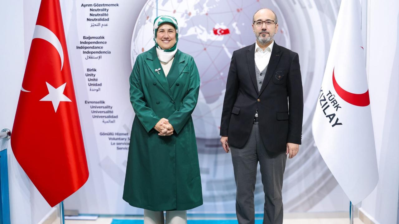 Sağlık Müdürü Öztürk&#039;ten Kızılay Başkanı Yılmaz&#039;a Ziyaret